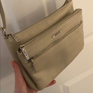 NEW Roots Creme coloured messenger bag
